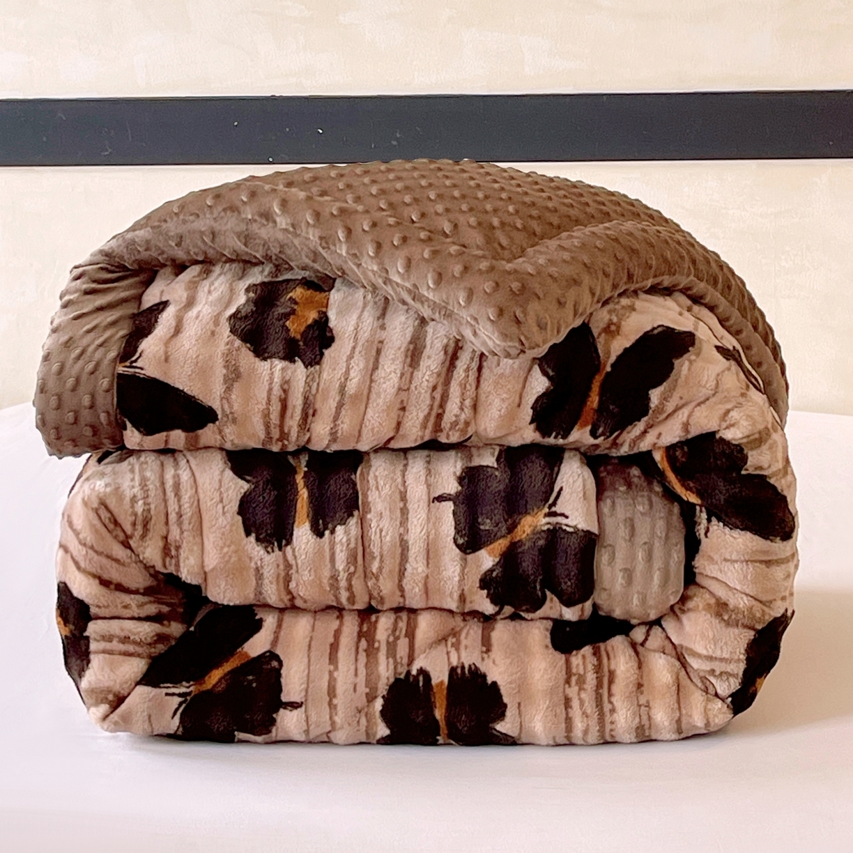 91家纺网 家纺一手货源 找家纺 云家 2025直播热款兔兔绒豆豆被三层夹棉加厚毛毯毯子牛奶绒冬被泡泡兔毛绒保暖被子被芯 福蝶