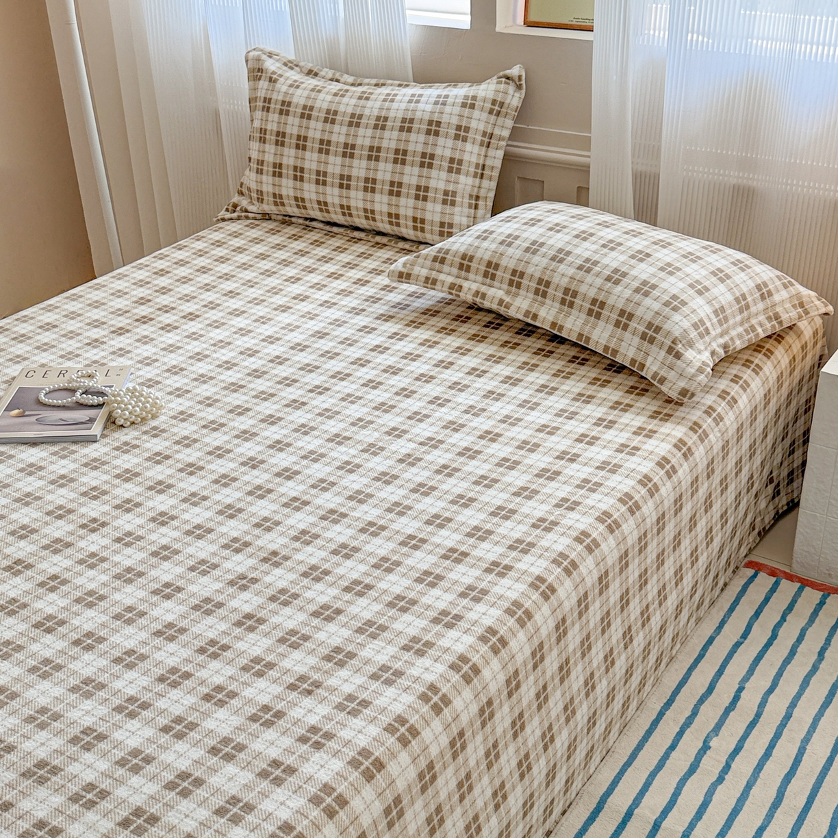 91家纺网 家纺一手货源 找家纺 丽美人 2025新款高克重印花牛奶绒无印风床单款（A类母婴级面料） 简约咖格