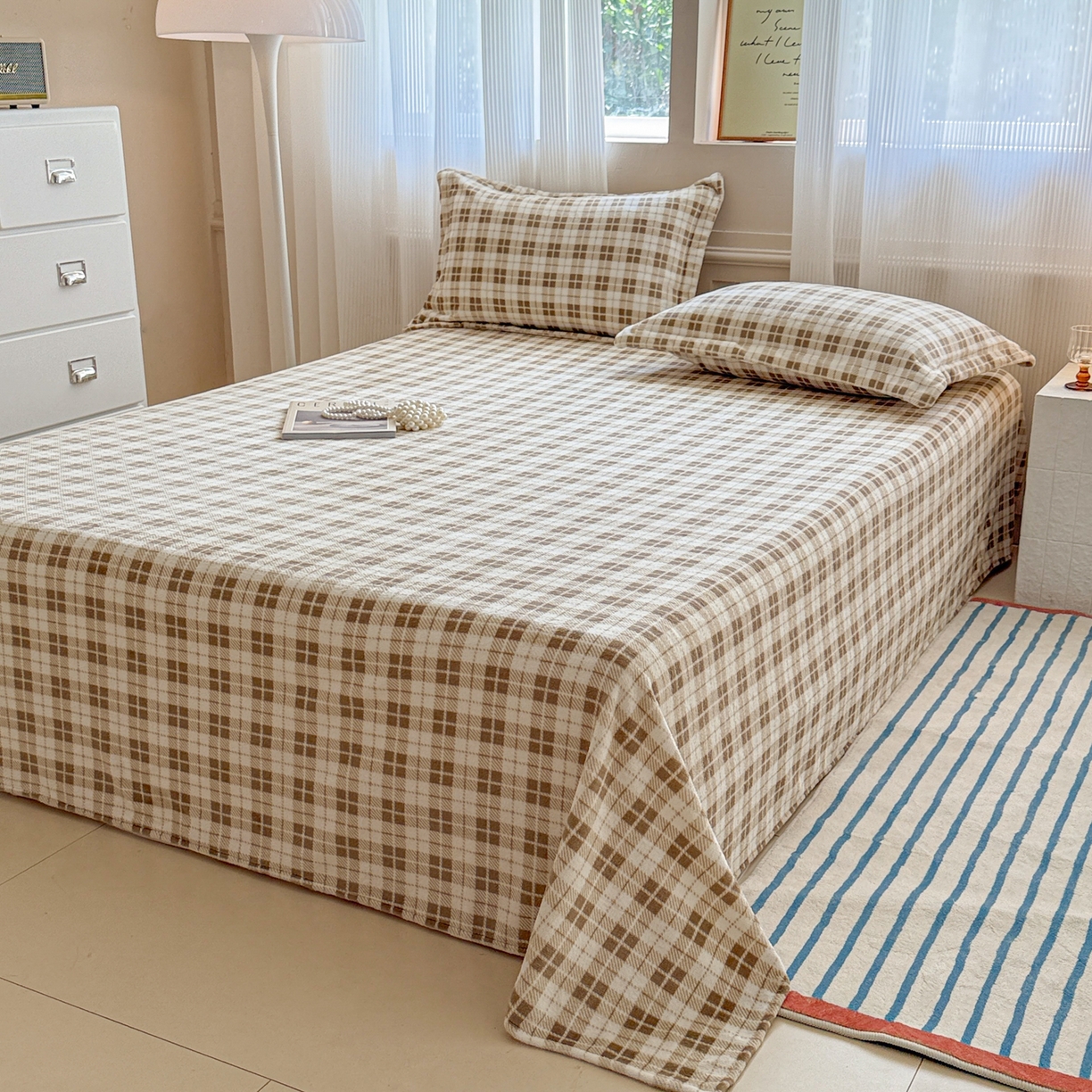 91家纺网 家纺一手货源 找家纺 丽美人 2025新款高克重印花牛奶绒无印风床单款（A类母婴级面料） 简约咖格