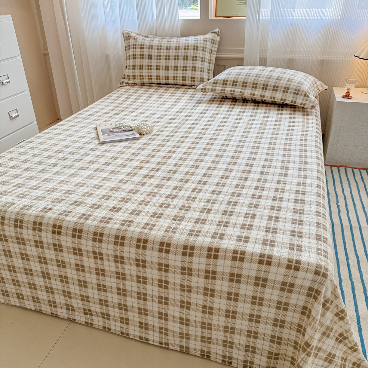 91家纺网 家纺一手货源 找家纺 丽美人 2025新款高克重印花牛奶绒无印风床单款（A类母婴级面料） 简约咖格