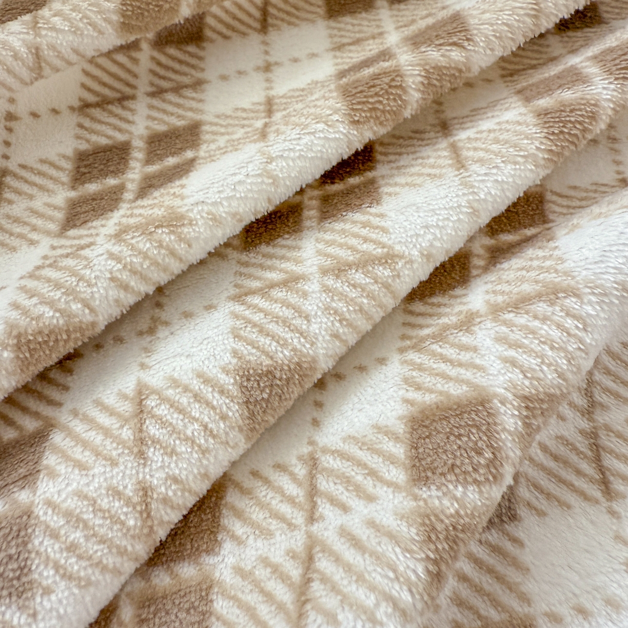 91家纺网 家纺一手货源 找家纺 丽美人 2025新款高克重印花牛奶绒无印风床单款（A类母婴级面料） 简约咖格