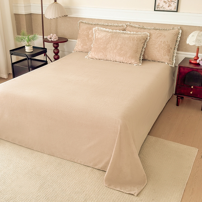 91家纺网 家纺一手货源 找家纺 （总）好漂靓 2025新款高克重雕花绒牛奶绒四件套--花之恋