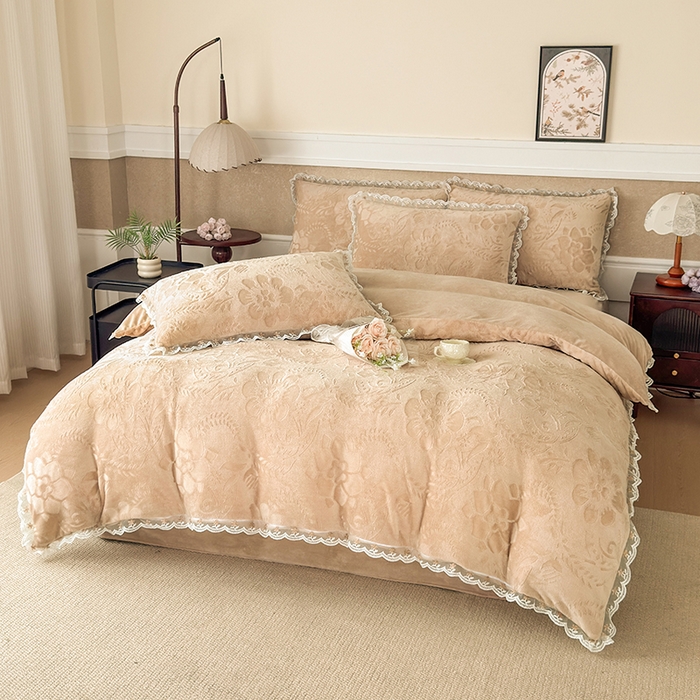 91家纺网 家纺一手货源 找家纺 （总）好漂靓 2025新款高克重雕花绒牛奶绒四件套--花之恋