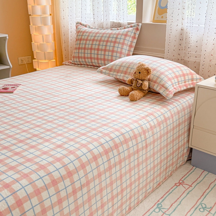 91家纺网 家纺一手货源 找家纺 丽美人 2025新款高克重印花牛奶绒无印风床单款（A类母婴级面料） 蓝粉大格