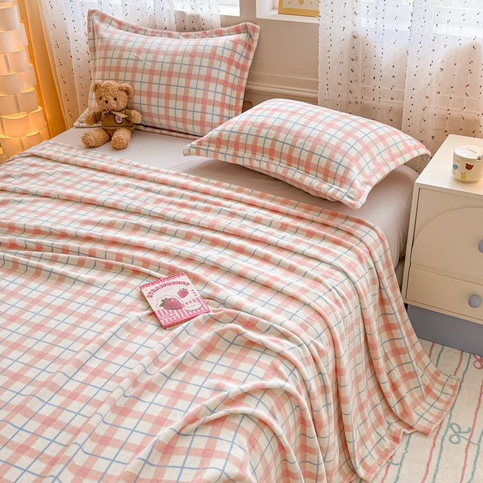 91家纺网 家纺一手货源 找家纺 丽美人 2025新款高克重印花牛奶绒无印风床单款（A类母婴级面料） 蓝粉大格