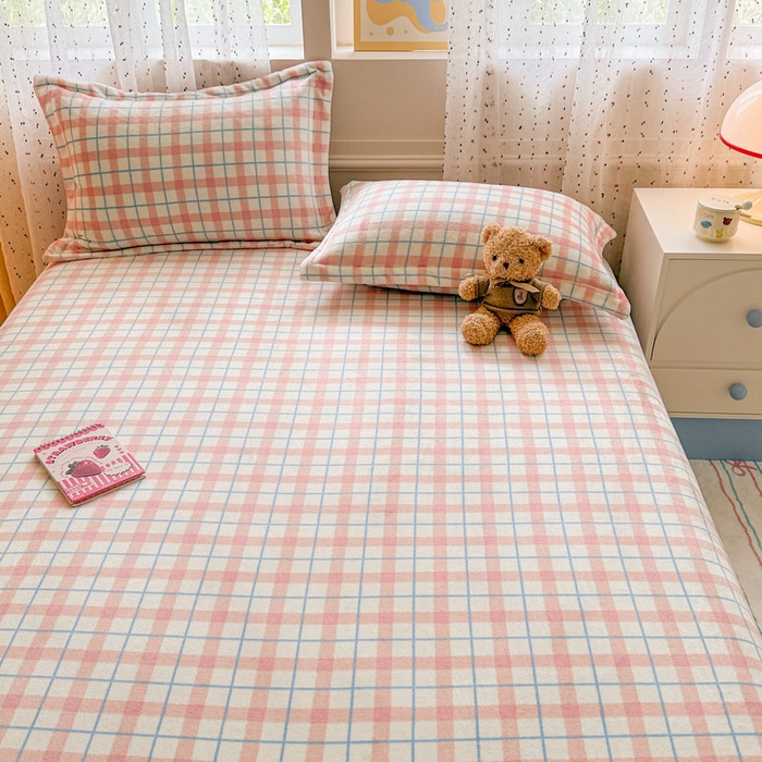 91家纺网 家纺一手货源 找家纺 丽美人 2025新款高克重印花牛奶绒无印风床单款（A类母婴级面料） 蓝粉大格