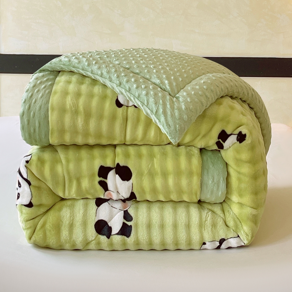 91家纺网 家纺一手货源 找家纺 云家 2025直播热款兔兔绒豆豆被三层夹棉加厚毛毯毯子牛奶绒冬被泡泡兔毛绒保暖被子被芯 熊猫宝贝