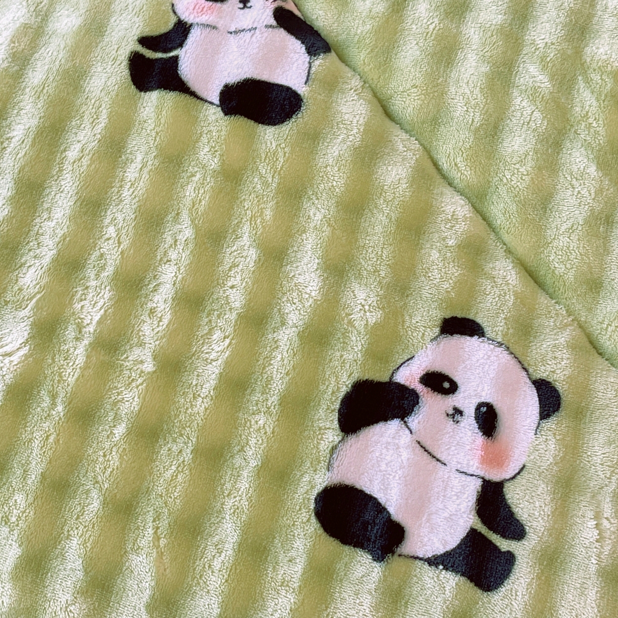 91家纺网 家纺一手货源 找家纺 云家 2025直播热款兔兔绒豆豆被三层夹棉加厚毛毯毯子牛奶绒冬被泡泡兔毛绒保暖被子被芯 熊猫宝贝