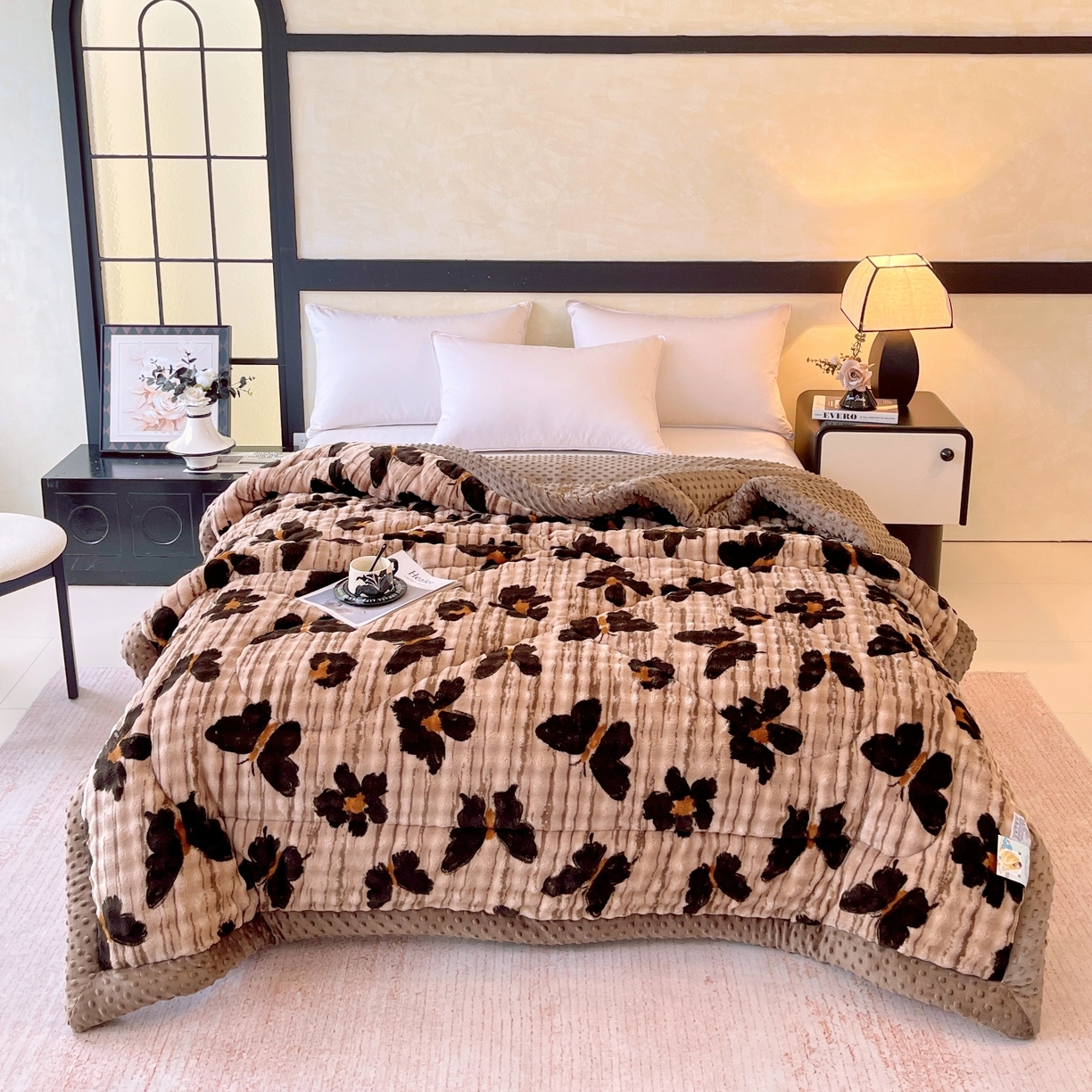 91家纺网 家纺一手货源 找家纺 云家 2025直播热款兔兔绒豆豆被三层夹棉加厚毛毯毯子牛奶绒冬被泡泡兔毛绒保暖被子被芯 福蝶