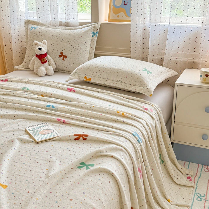 91家纺网 家纺一手货源 找家纺 丽美人 2025新款高克重印花牛奶绒无印风床单款（A类母婴级面料） 波点蝴蝶结