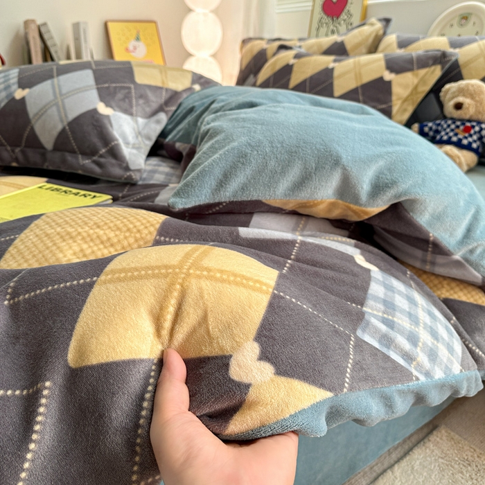 91家纺网 家纺一手货源 找家纺 简一 2025新款小清新牛奶绒印花四件套-花卉系列 英俊风情