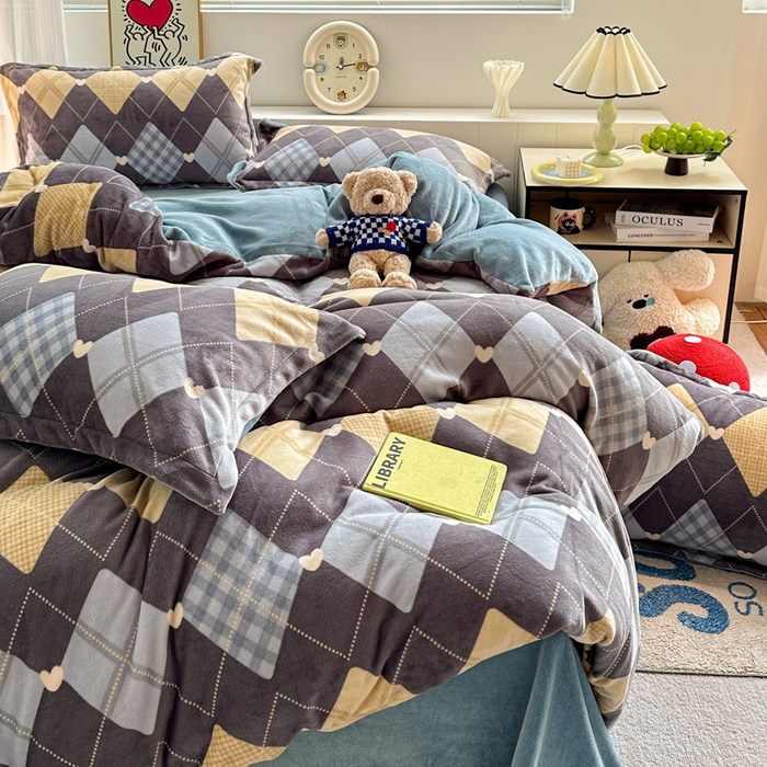 91家纺网 家纺一手货源 找家纺 简一 2025新款小清新牛奶绒印花四件套-花卉系列 英俊风情