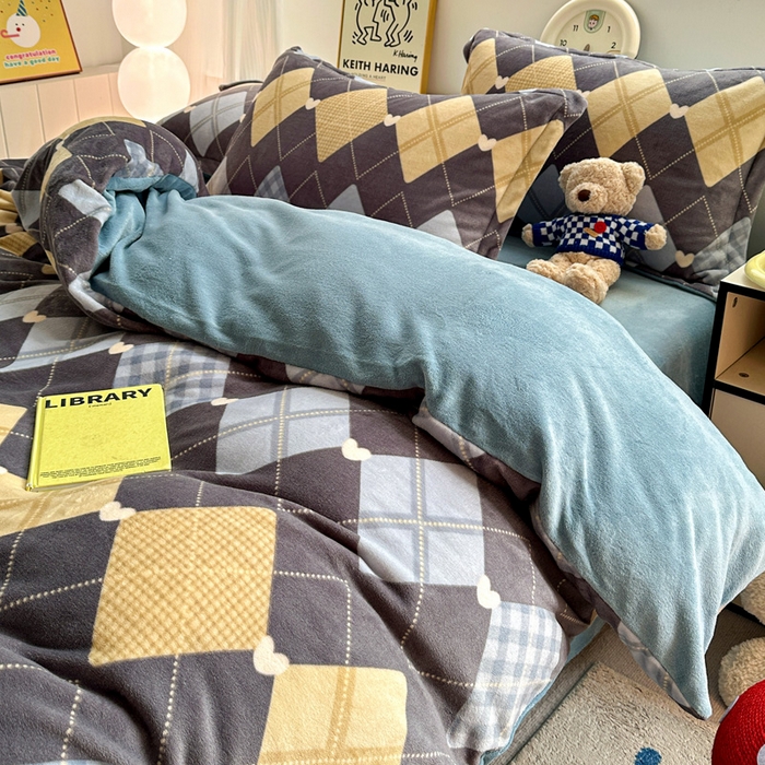 91家纺网 家纺一手货源 找家纺 简一 2025新款小清新牛奶绒印花四件套-花卉系列 英俊风情