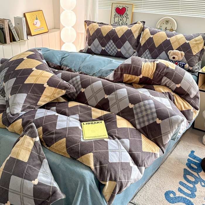 91家纺网 家纺一手货源 找家纺 简一 2025新款小清新牛奶绒印花四件套-花卉系列 英俊风情