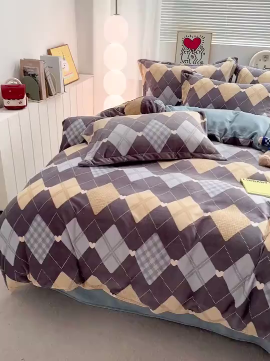 91家纺网 家纺一手货源 找家纺 简一 2025新款小清新牛奶绒印花四件套-花卉系列 英俊风情