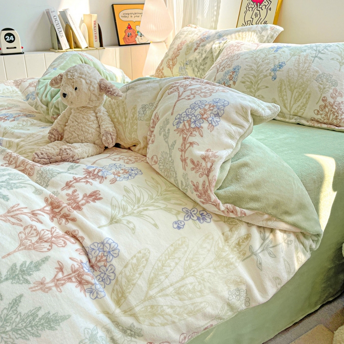 91家纺网 家纺一手货源 找家纺 简一 2025新款小清新牛奶绒印花四件套-花卉系列 幽兰花谷