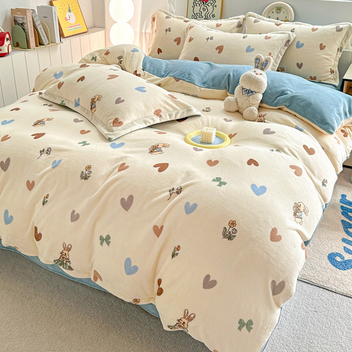 91家纺网 家纺一手货源 找家纺 简一 2025新款小清新牛奶绒印花四件套-卡通系列 兔伴心河