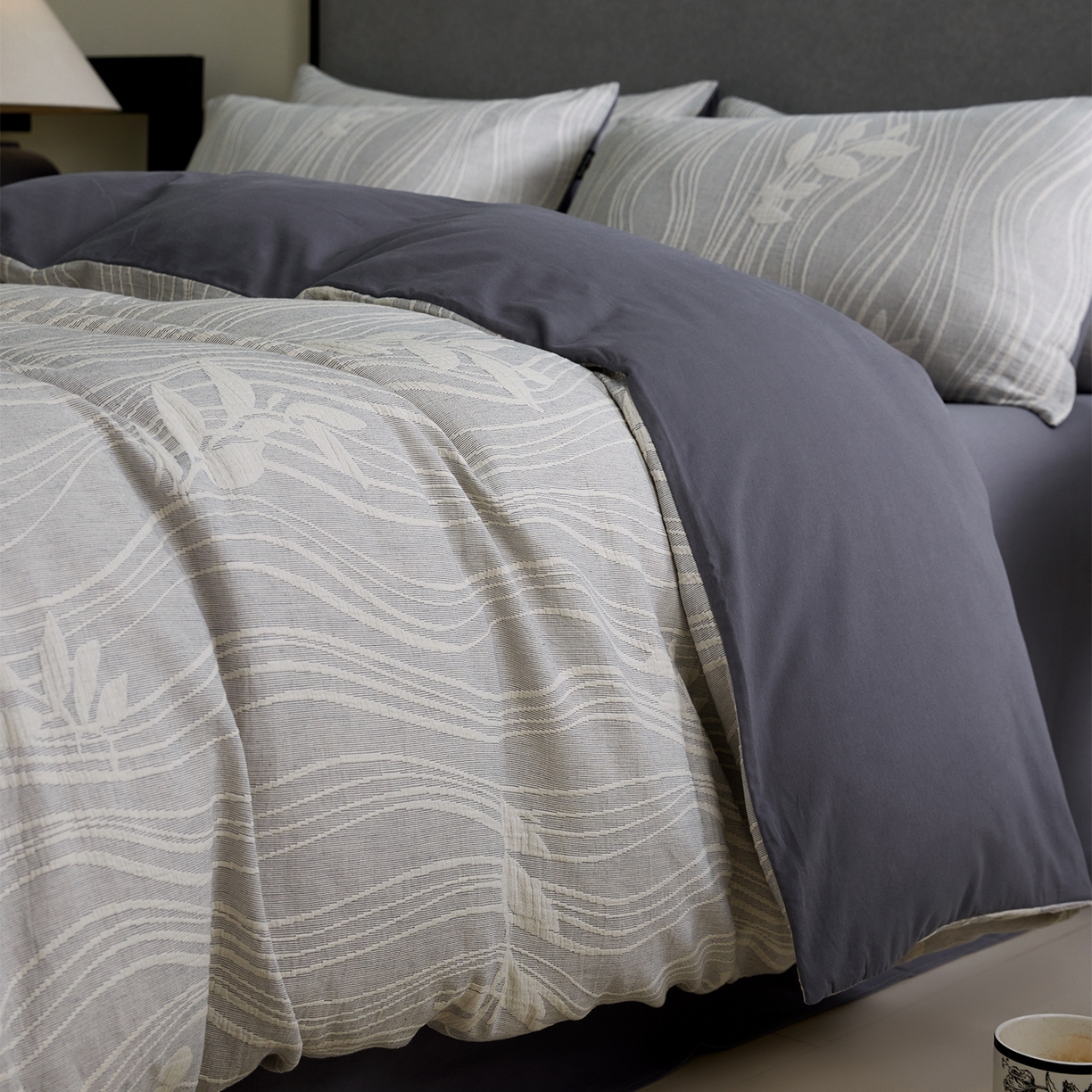 91家纺网 家纺一手货源 找家纺 小叮当家纺仓储工厂店 2025新款提供买家秀爆款花型不断货全棉纯棉A类三层纱加厚磨毛大提花四件套 米斯·兰