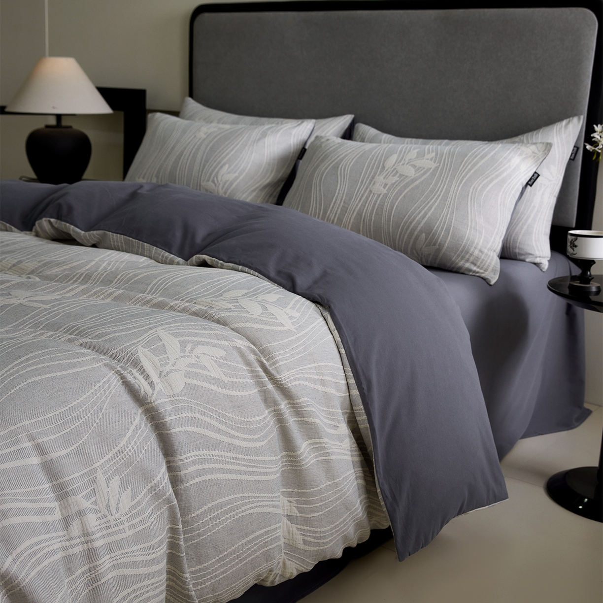 91家纺网 家纺一手货源 找家纺 小叮当家纺仓储工厂店 2025新款提供买家秀爆款花型不断货全棉纯棉A类三层纱加厚磨毛大提花四件套 米斯·兰