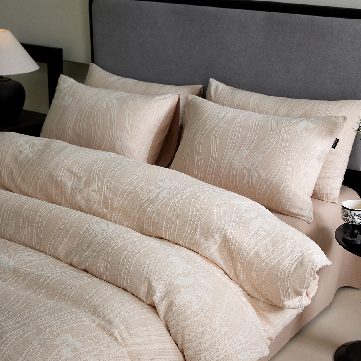 91家纺网 家纺一手货源 找家纺 小叮当家纺仓储工厂店 2025新款提供买家秀爆款花型不断货全棉纯棉A类三层纱加厚磨毛大提花四件套 米斯·米