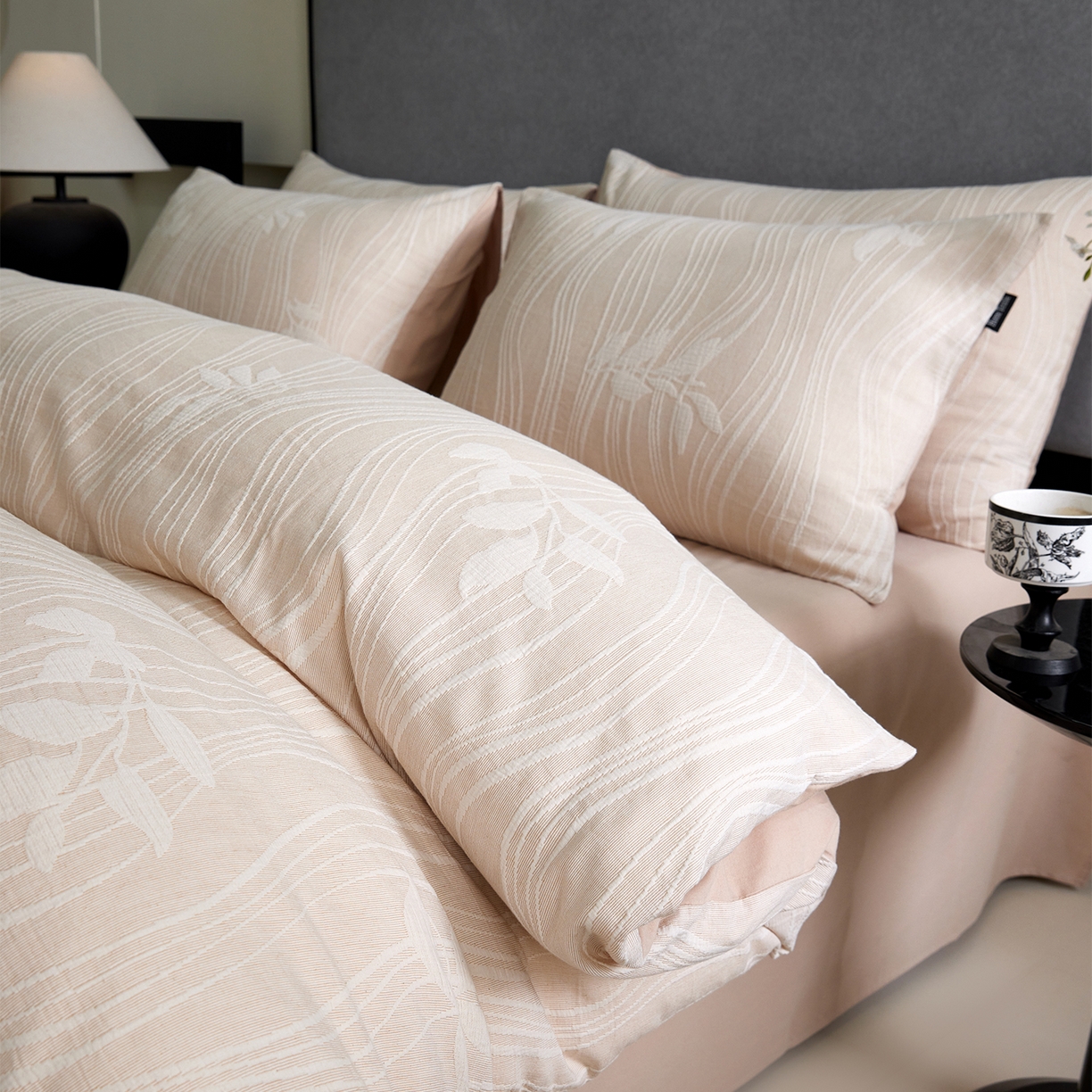 91家纺网 家纺一手货源 找家纺 小叮当家纺仓储工厂店 2025新款提供买家秀爆款花型不断货全棉纯棉A类三层纱加厚磨毛大提花四件套 米斯·米