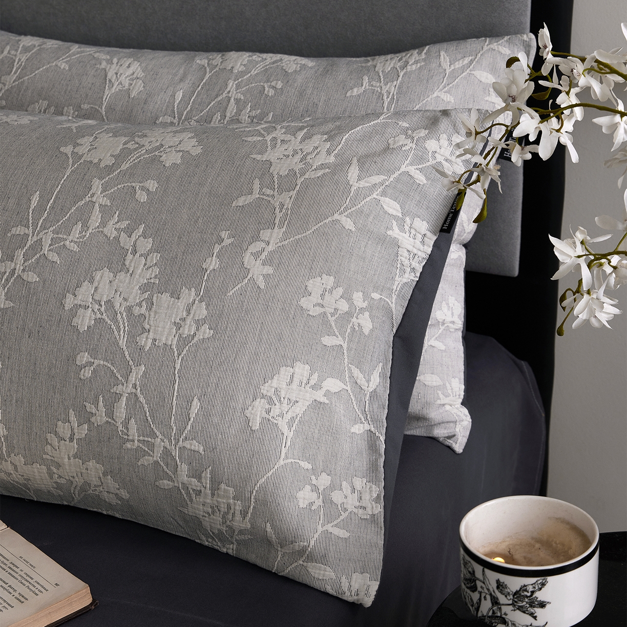 91家纺网 家纺一手货源 找家纺 小叮当家纺仓储工厂店 2025新款提供买家秀爆款花型不断货全棉纯棉A类三层纱加厚磨毛大提花四件套 沐云里·灰