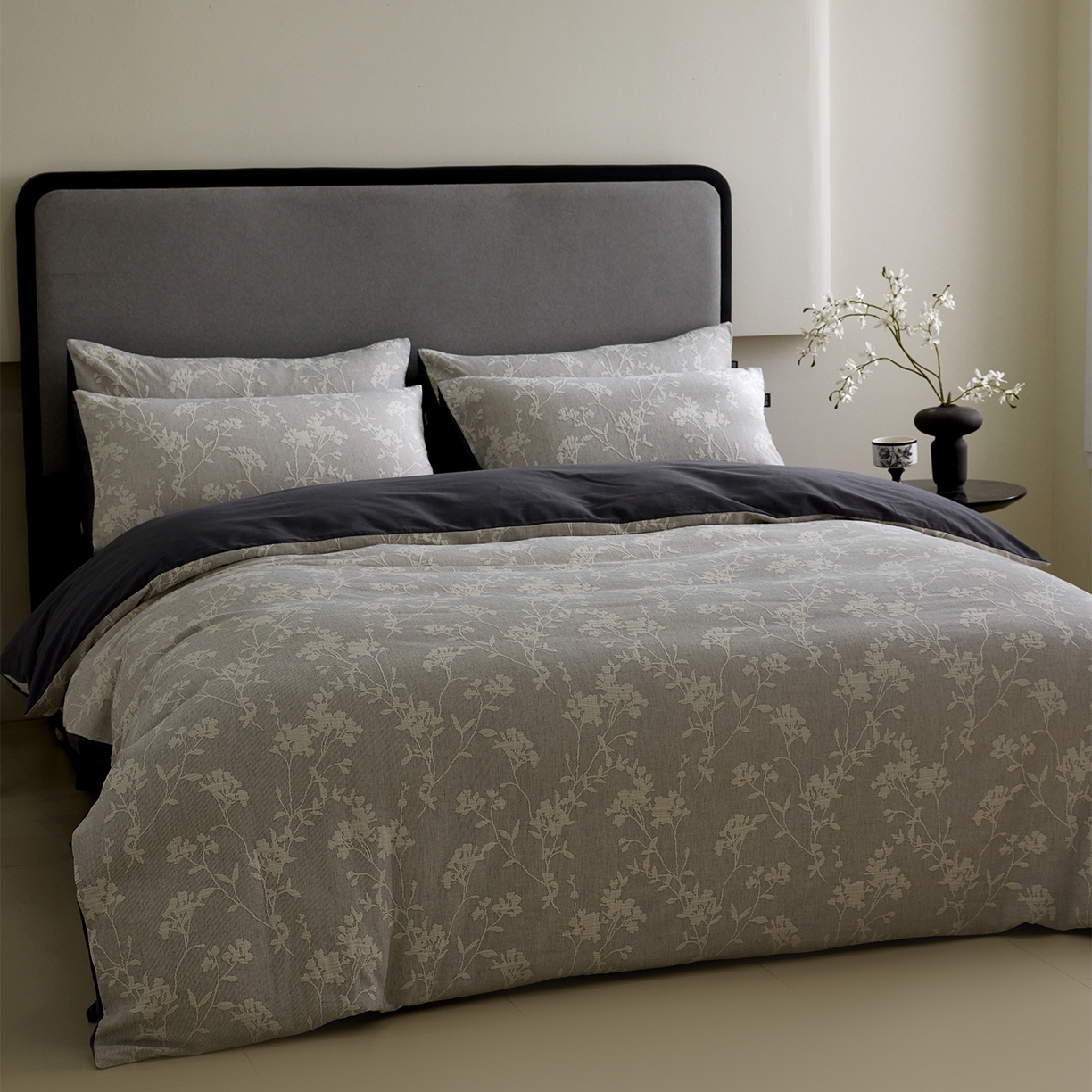 91家纺网 家纺一手货源 找家纺 小叮当家纺仓储工厂店 2025新款提供买家秀爆款花型不断货全棉纯棉A类三层纱加厚磨毛大提花四件套 沐云里·灰