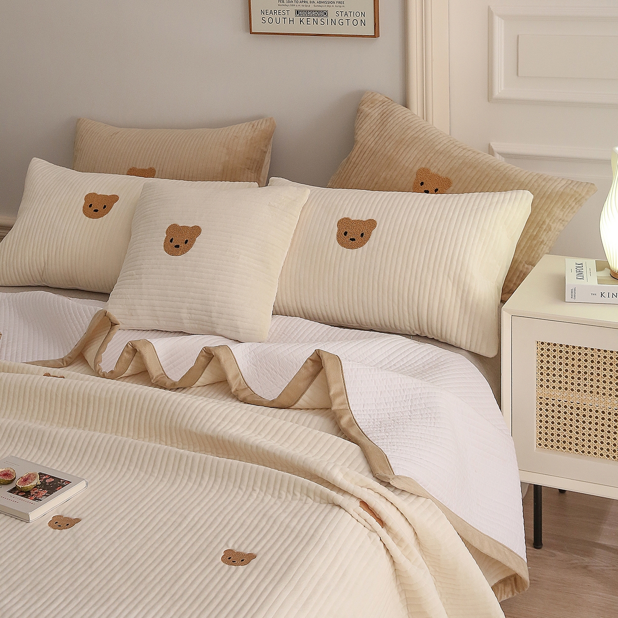 91家纺网 家纺一手货源 找家纺 （总）期遇家居 2025新款夹棉绗缝绒枕套毛巾绣绒小熊枕套