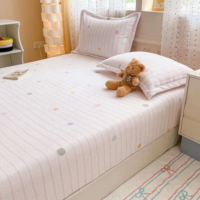 91家纺网 家纺一手货源 找家纺 丽美人 2025新款高克重印花牛奶绒无印风床笠款（A类母婴级面料） 波点粉条