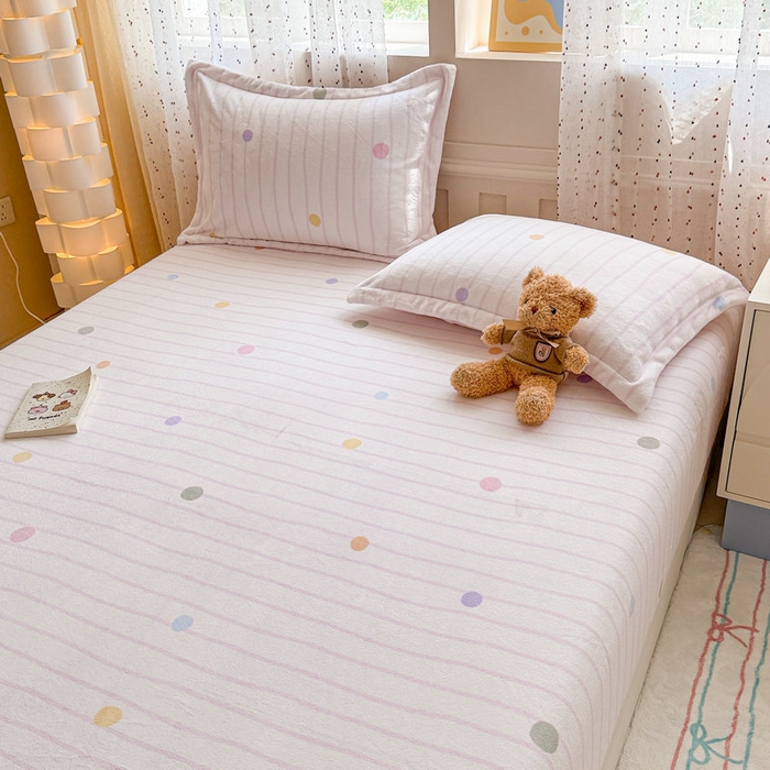 91家纺网 家纺一手货源 找家纺 丽美人 2025新款高克重印花牛奶绒无印风床笠款（A类母婴级面料） 波点粉条