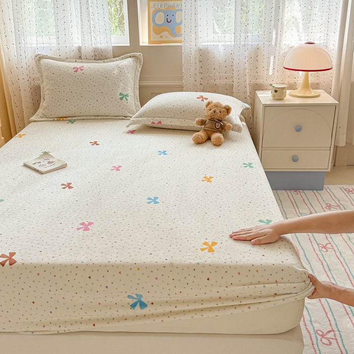 91家纺网 家纺一手货源 找家纺 丽美人 2025新款高克重印花牛奶绒无印风床笠款（A类母婴级面料） 波点蝴蝶结