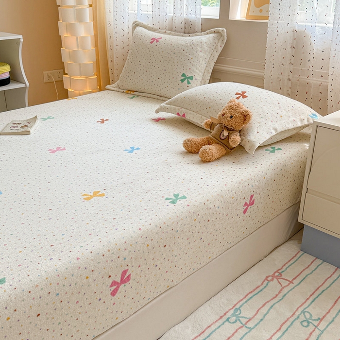 91家纺网 家纺一手货源 找家纺 丽美人 2025新款高克重印花牛奶绒无印风床笠款（A类母婴级面料） 波点蝴蝶结