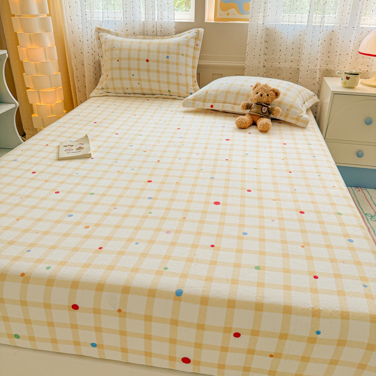 91家纺网 家纺一手货源 找家纺 丽美人 2025新款高克重印花牛奶绒无印风床笠款（A类母婴级面料） 波点黄格