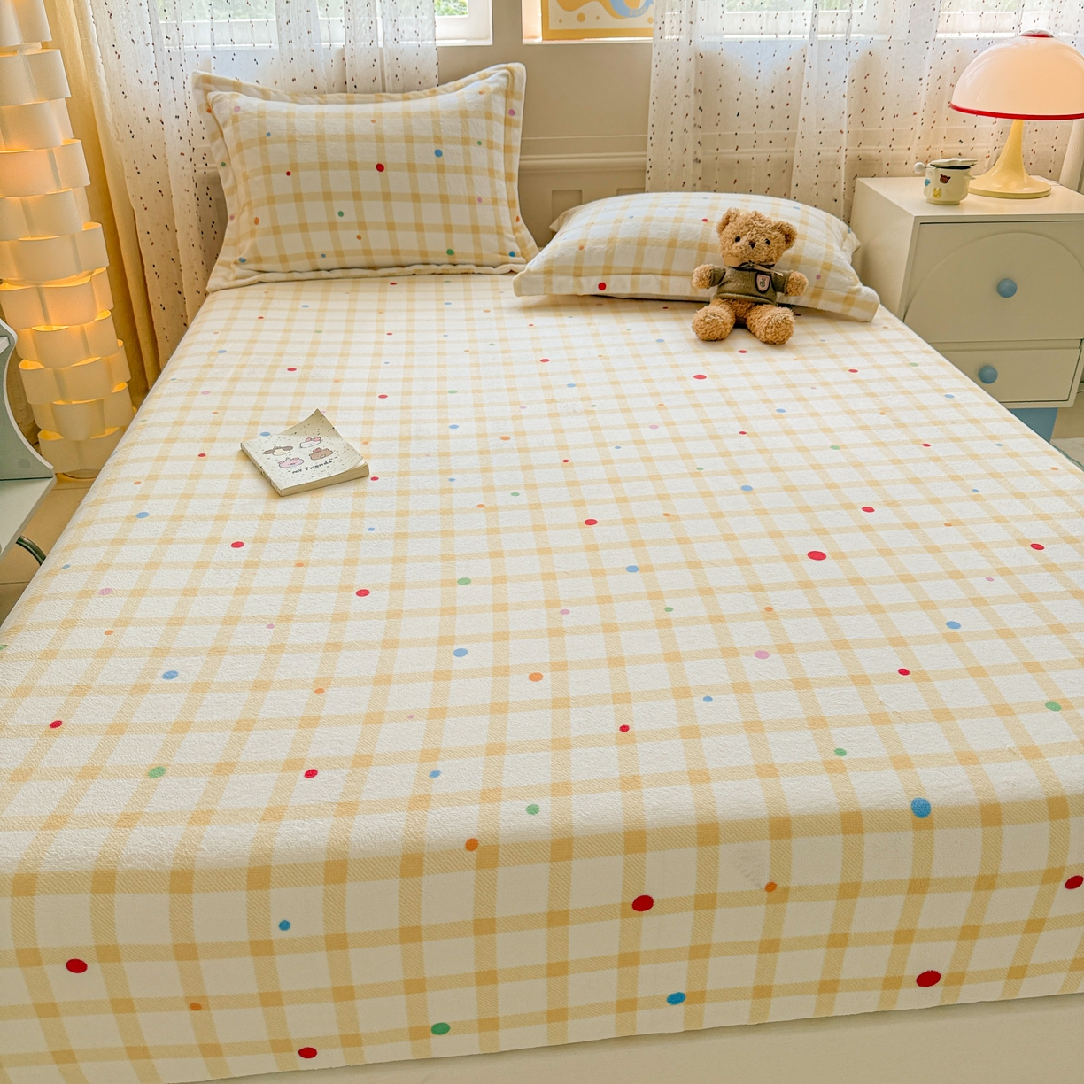 91家纺网 家纺一手货源 找家纺 丽美人 2025新款高克重印花牛奶绒无印风床笠款（A类母婴级面料） 波点黄格