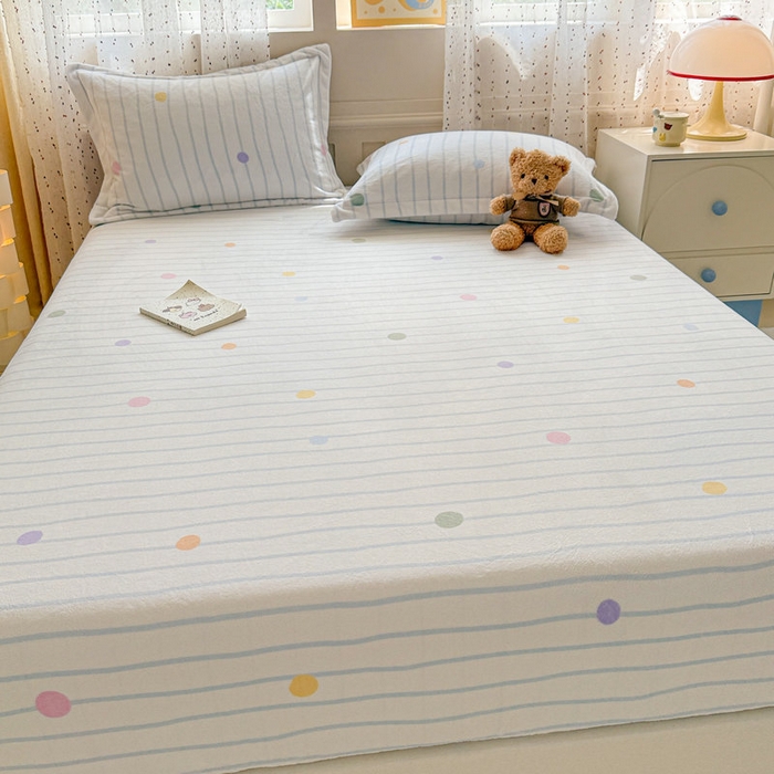 91家纺网 家纺一手货源 找家纺 丽美人 2025新款高克重印花牛奶绒无印风床笠款（A类母婴级面料） 波点蓝条