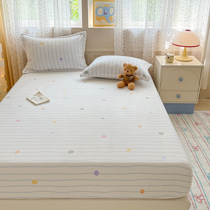 91家纺网 家纺一手货源 找家纺 丽美人 2025新款高克重印花牛奶绒无印风床笠款（A类母婴级面料） 波点蓝条