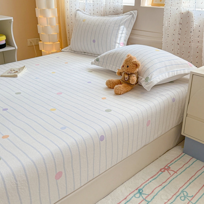 91家纺网 家纺一手货源 找家纺 丽美人 2025新款高克重印花牛奶绒无印风床笠款（A类母婴级面料） 波点蓝条