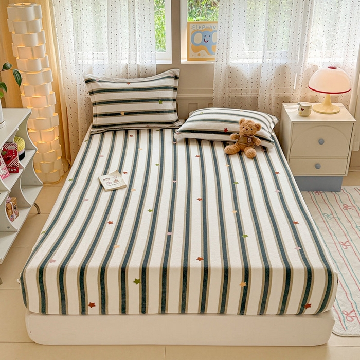 91家纺网 家纺一手货源 找家纺 丽美人 2025新款高克重印花牛奶绒无印风床笠款（A类母婴级面料） 彩星黑条