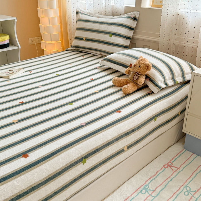 91家纺网 家纺一手货源 找家纺 丽美人 2025新款高克重印花牛奶绒无印风床笠款（A类母婴级面料） 彩星黑条