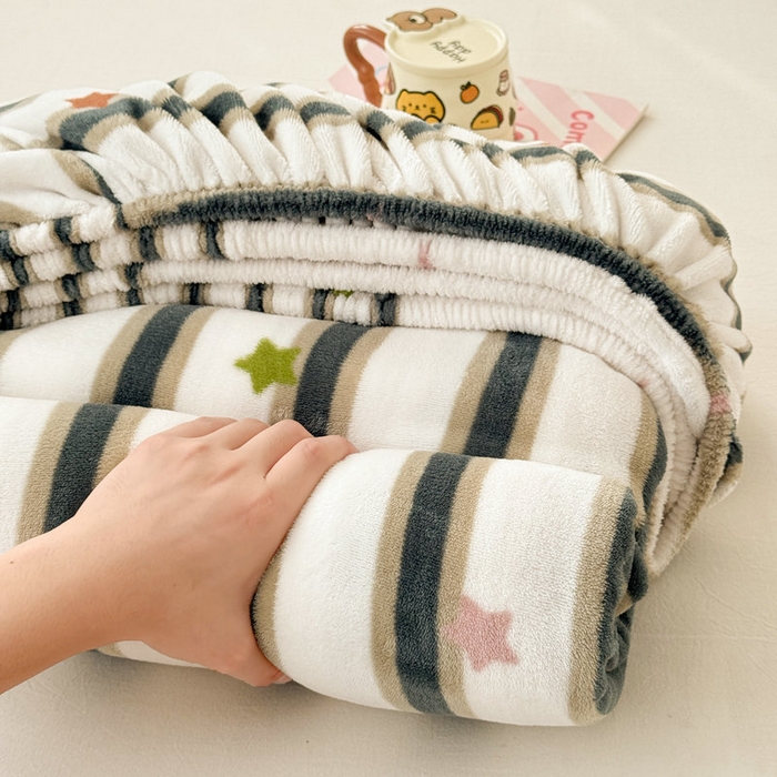 丽美人 2025新款高克重印花牛奶绒无印风床笠款（A类母婴级面料） 彩星黑条