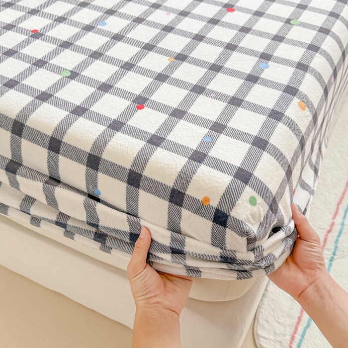 91家纺网 家纺一手货源 找家纺 丽美人 2025新款高克重印花牛奶绒无印风床笠款（A类母婴级面料） 黑白格调