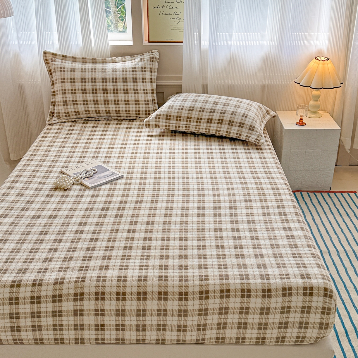 91家纺网 家纺一手货源 找家纺 丽美人 2025新款高克重印花牛奶绒无印风床笠款（A类母婴级面料） 简约咖格