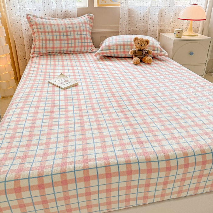 91家纺网 家纺一手货源 找家纺 丽美人 2025新款高克重印花牛奶绒无印风床笠款（A类母婴级面料） 蓝粉大格