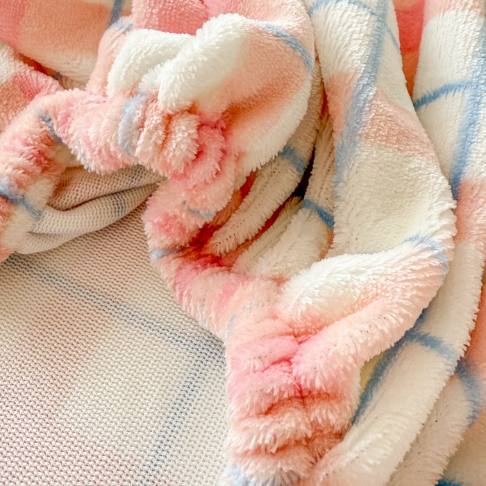 91家纺网 家纺一手货源 找家纺 丽美人 2025新款高克重印花牛奶绒无印风床笠款（A类母婴级面料） 蓝粉大格