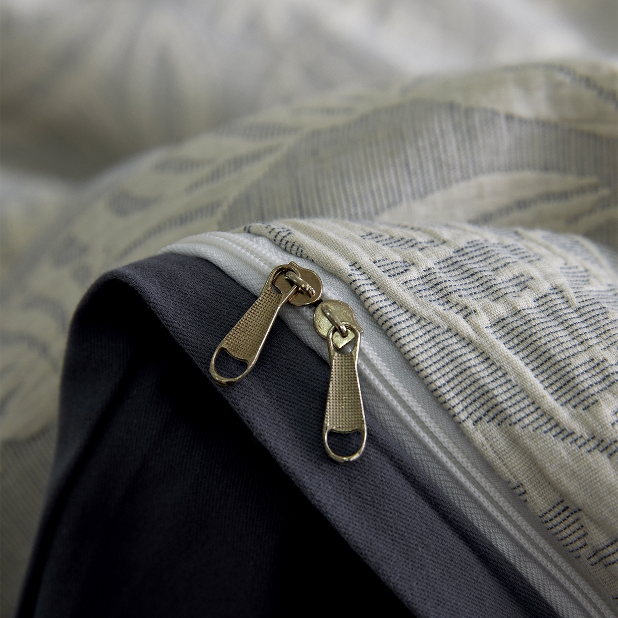 91家纺网 家纺一手货源 找家纺 小叮当家纺仓储工厂店 2025新款提供买家秀爆款花型不断货全棉纯棉A类三层纱加厚磨毛大提花四件套 伊望·兰