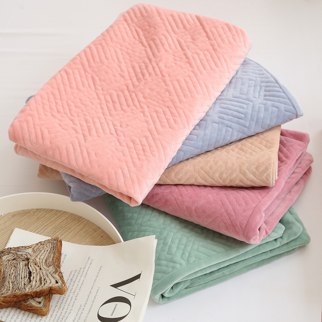 91家纺网 家纺一手货源 找家纺 （总）期遇家居 2025新款夹棉绗缝绒枕套秋冬纯色宝宝绒枕套