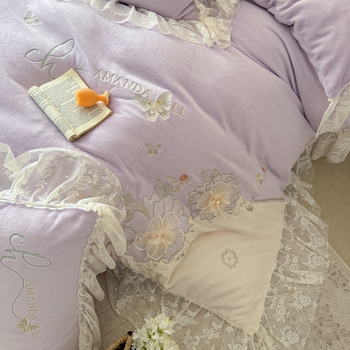 91家纺网 家纺一手货源 找家纺 可以家居 2025新款高克重全消光超细旦奶芙云绒四件套-玛利亚系列-莱卡芙 优雅紫