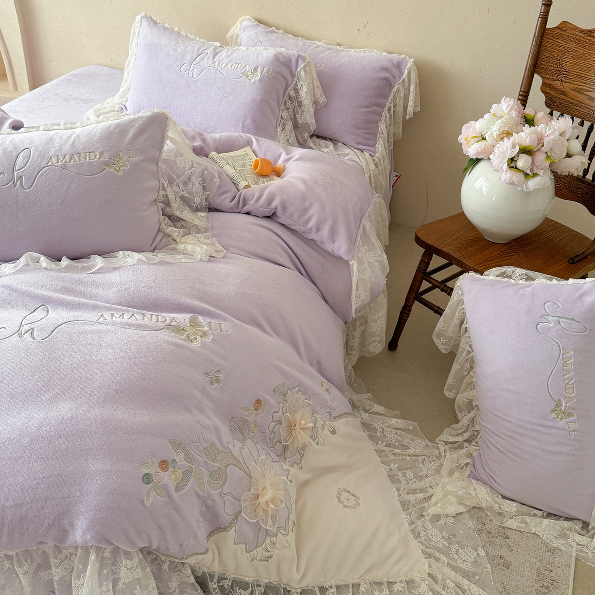 91家纺网 家纺一手货源 找家纺 可以家居 2025新款高克重全消光超细旦奶芙云绒四件套-玛利亚系列-莱卡芙 优雅紫