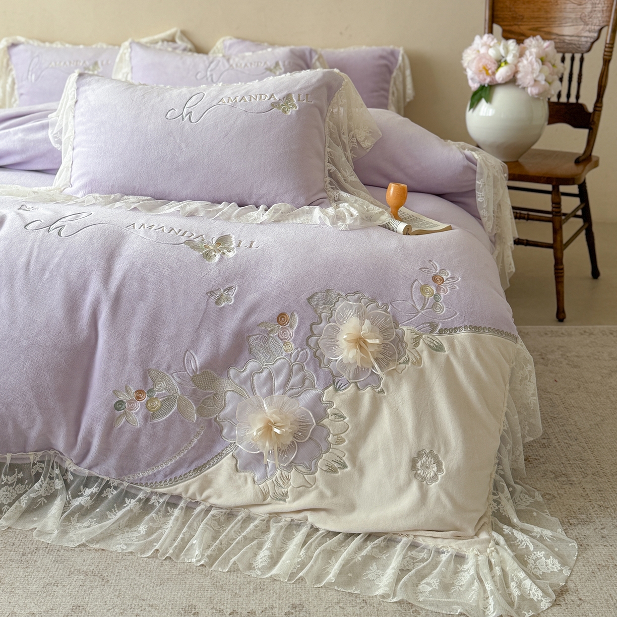 91家纺网 家纺一手货源 找家纺 可以家居 2025新款高克重全消光超细旦奶芙云绒四件套-玛利亚系列-莱卡芙 优雅紫