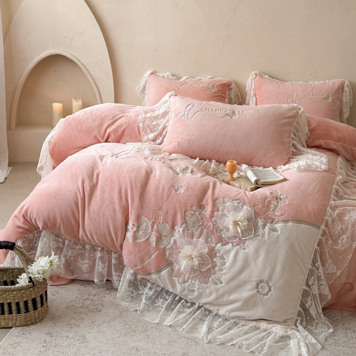 91家纺网 家纺一手货源 找家纺 可以家居 2025新款高克重全消光超细旦奶芙云绒四件套-玛利亚系列-莱卡芙 粉豆沙